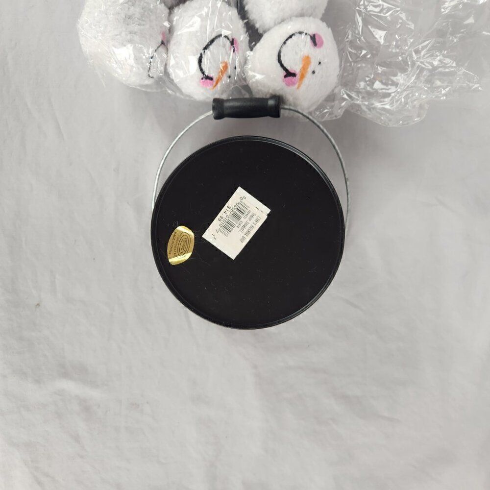 2 Indoor Snowball Fight Balls Buckets Hallmark Red Black 6 Soft Snowballs Each - Picture 5 of 11